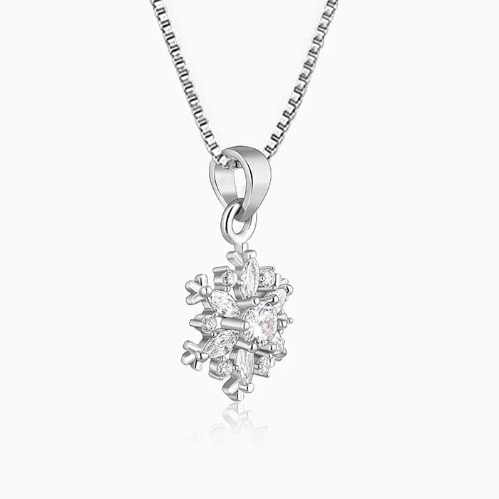 Sparkling Snowflake Pendant in 925 Silver
